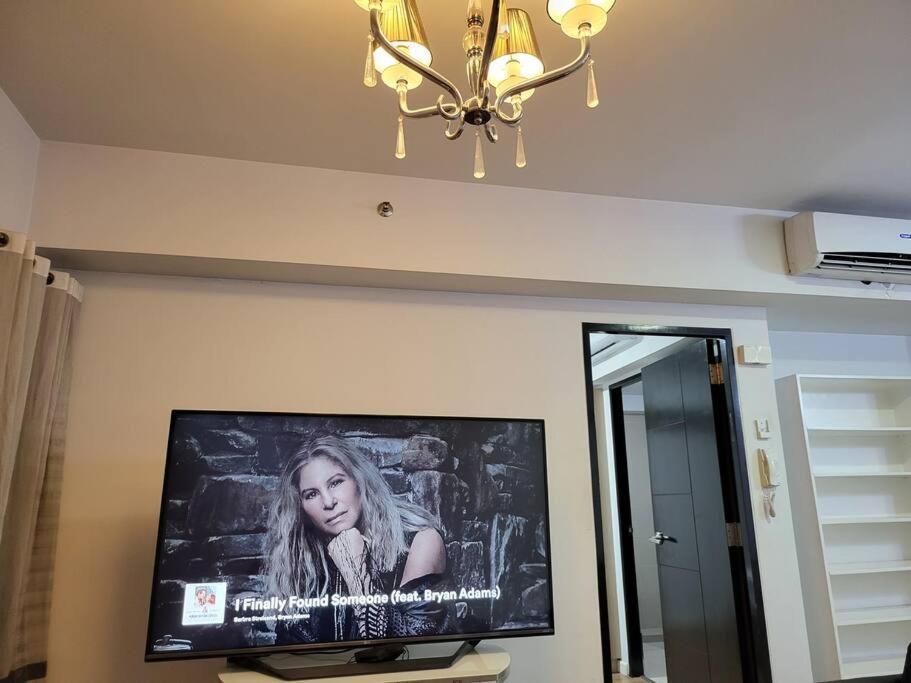 דירות מנילה Luxury @ Bgc Sleeps 6 Comfortably Fast Wifi Pool! מראה חיצוני תמונה