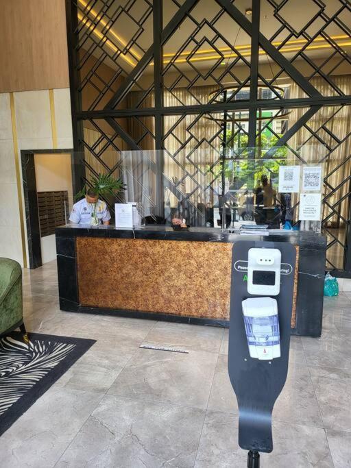 דירות מנילה Luxury @ Bgc Sleeps 6 Comfortably Fast Wifi Pool! מראה חיצוני תמונה